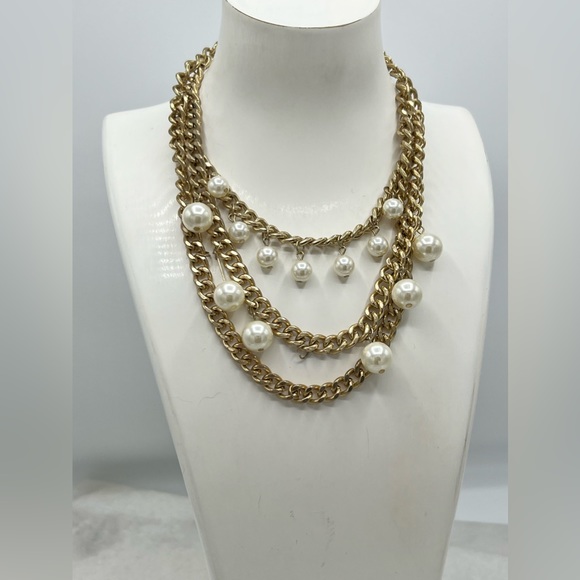Etcetera Jewelry - ✔️Gold Triple Chunky Chain Necklace with Various Sized Hanging Pearls